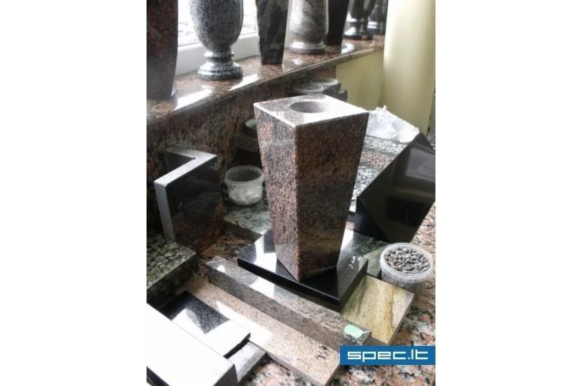Akmens turgus, UAB | spec.lt