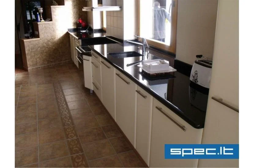 Akmens turgus, UAB | spec.lt