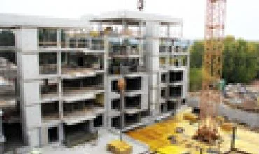 „Antakalnio terasose“ iškeltas pabaigtuvių vainikas