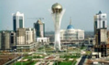 Astanos miestui siūloma apsigaubti milžinišku perregimu kupolu