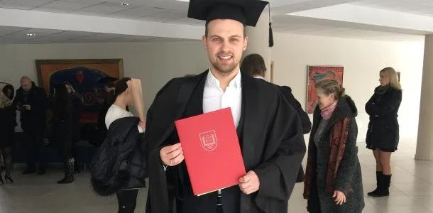 Atlikėjas Tomas Eigertas muziką iškeitė į magistrantūros studijas?