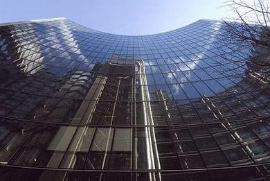 Po trisdešimties metų pertraukos N. Fosteris suprojektavo dar vieną draudimo kompanijos „Willis“ būstinę