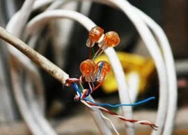 Siekdama užtikrinti efektyvų elektros energijos tiekimą RST vykdo požeminių kabelių tiesimo projektus