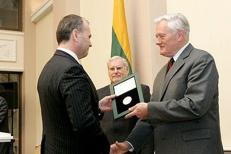 Šilčiausią Lietuvoje medinį "Hrono" langą ekspertai įvertino auksu