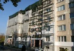Sostinės savivaldybės parama – ir renovuotų daugiabučių aplinkai tvarkyti