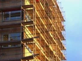 Sulaukė pirmosios daugiabučio renovacijos sutarties