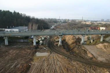Vilniaus pietiniame aplinkkelyje montuojama ilgiausia šalyje estakada